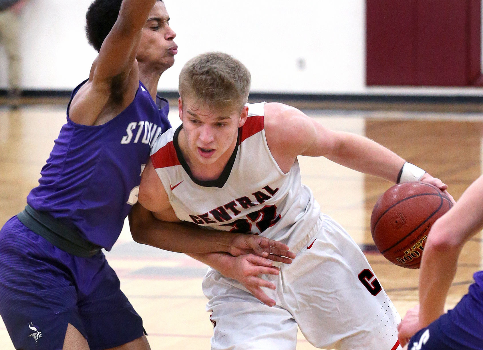 Dec 18: Stoughton vs La Crosse Central